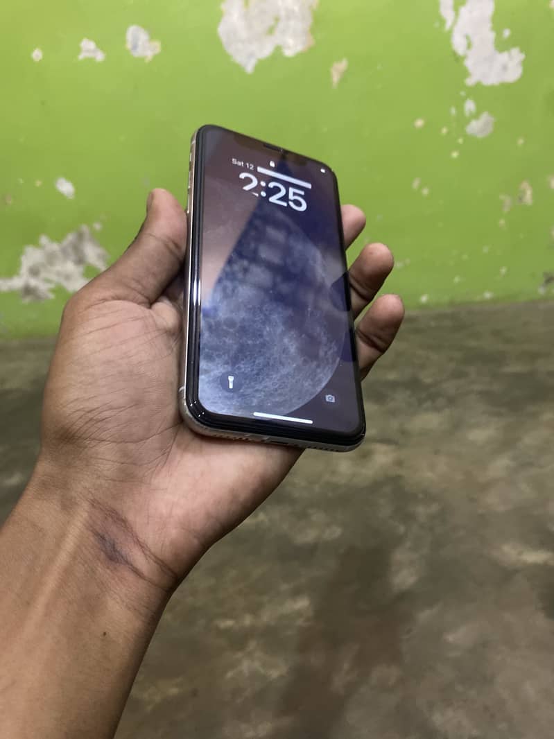 Apple iPhone X 3