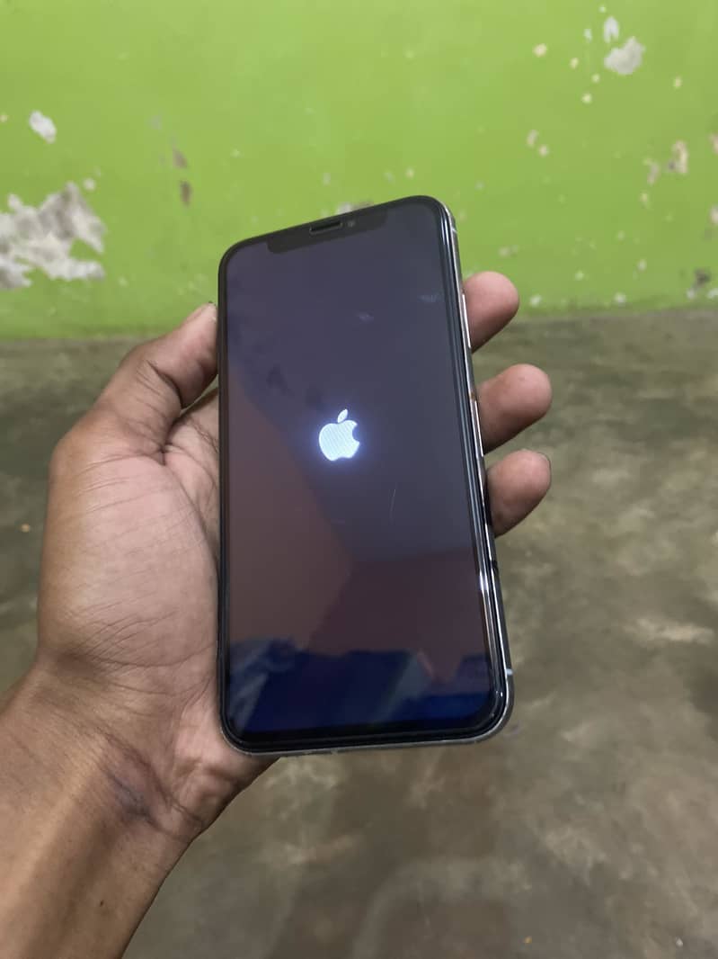 Apple iPhone X 10