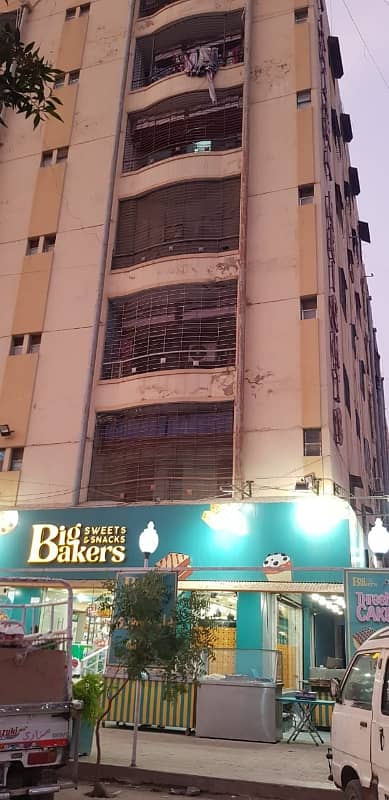 Flat For Sale 2 Bed Dd Johar Block 3A Near Munawara Chaurangi