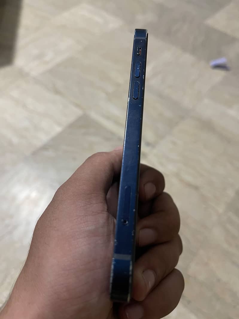 Apple iPhone 12 5