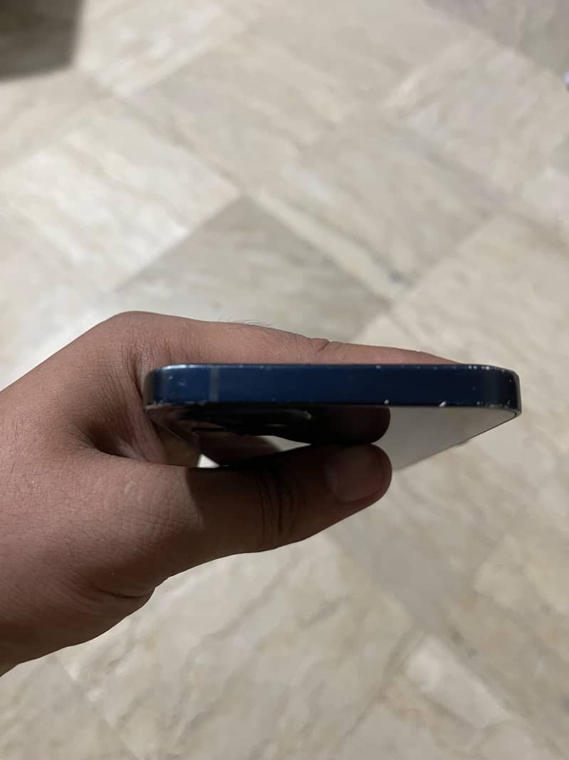 Apple iPhone 12 7