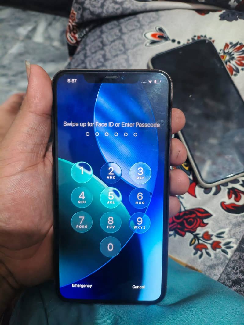 Apple iPhone 11 Pro Max 6