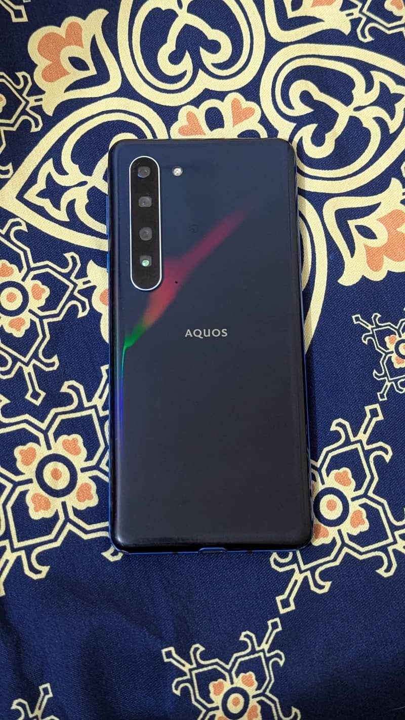 Sharp Aquos R5G 0