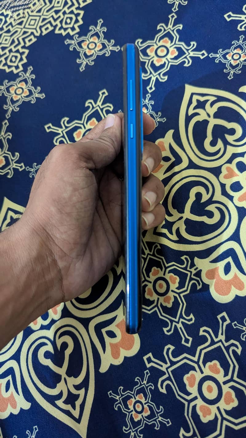 Sharp Aquos R5G 7