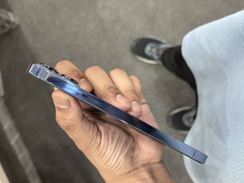 Apple iPhone 13 Pro Max 1