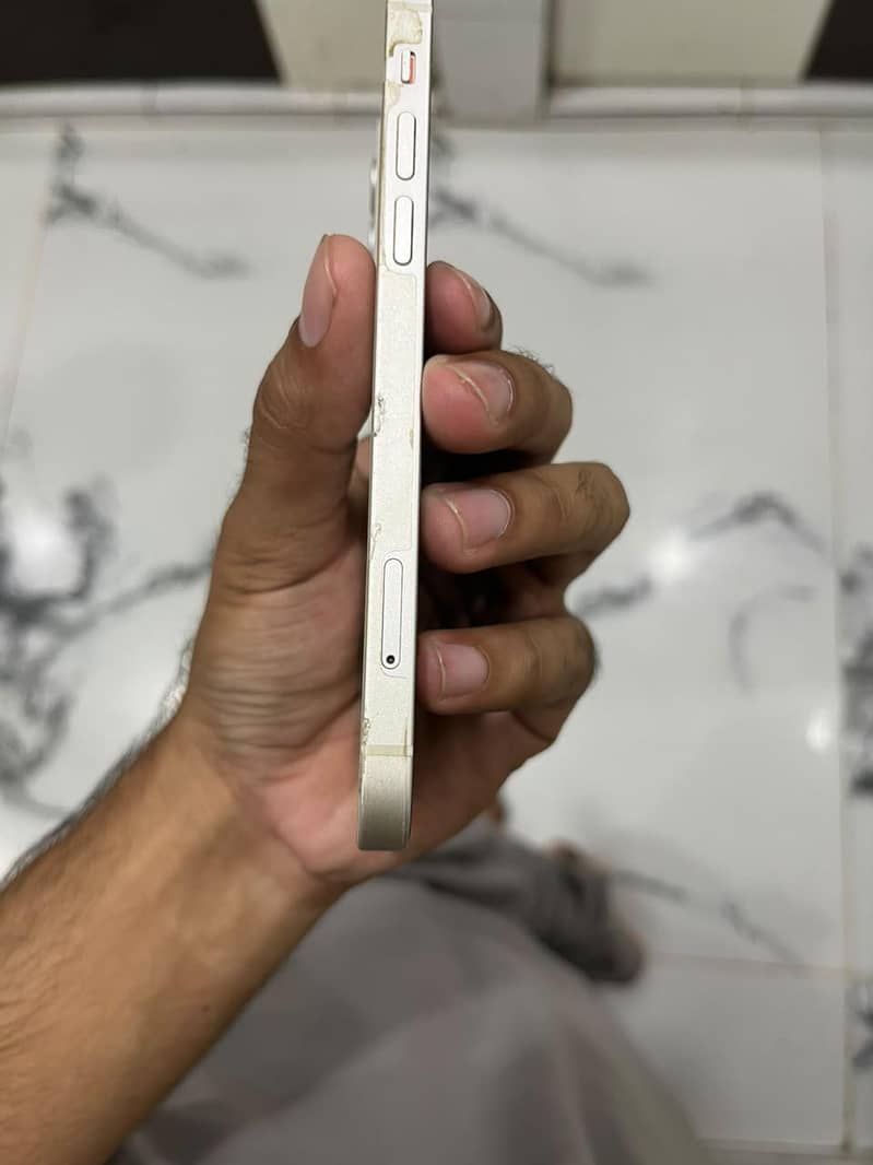 Apple iPhone 12 1
