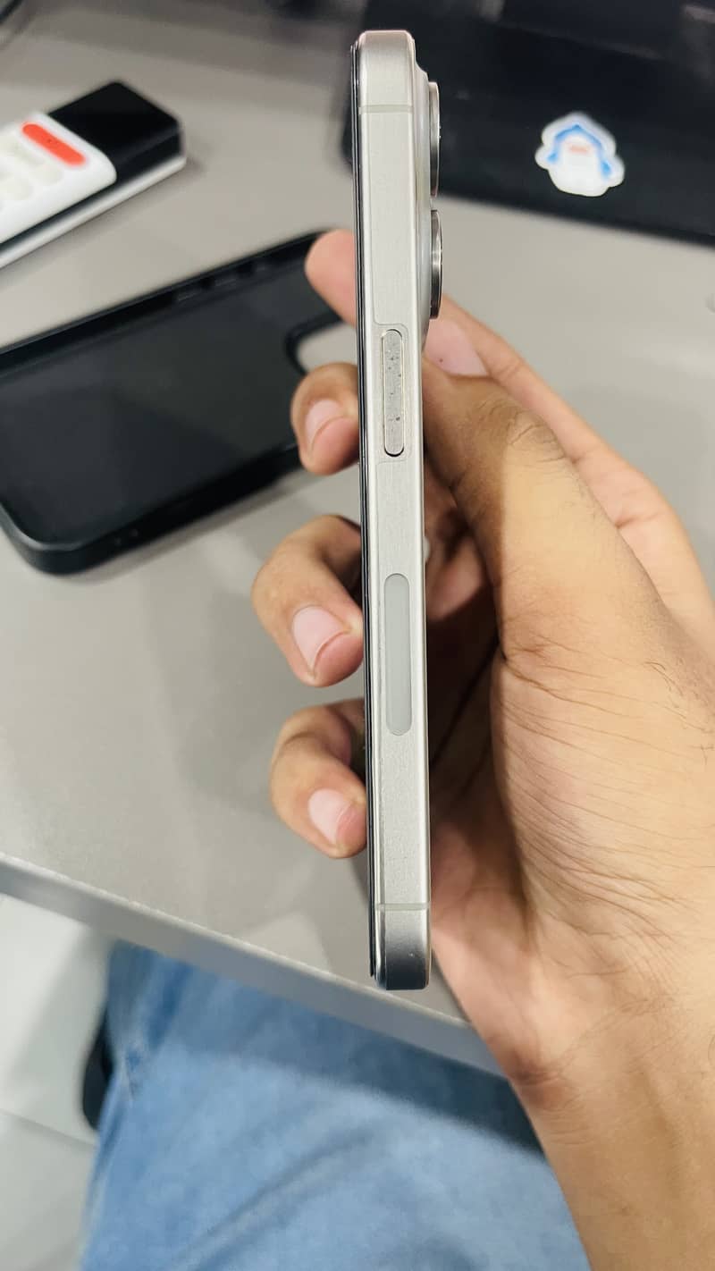 Apple iPhone 15 Pro 6