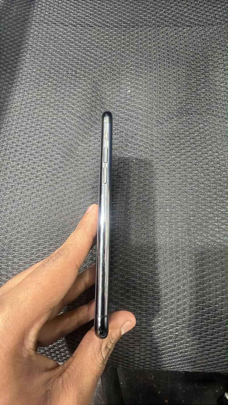 Apple iPhone 11 Pro 3