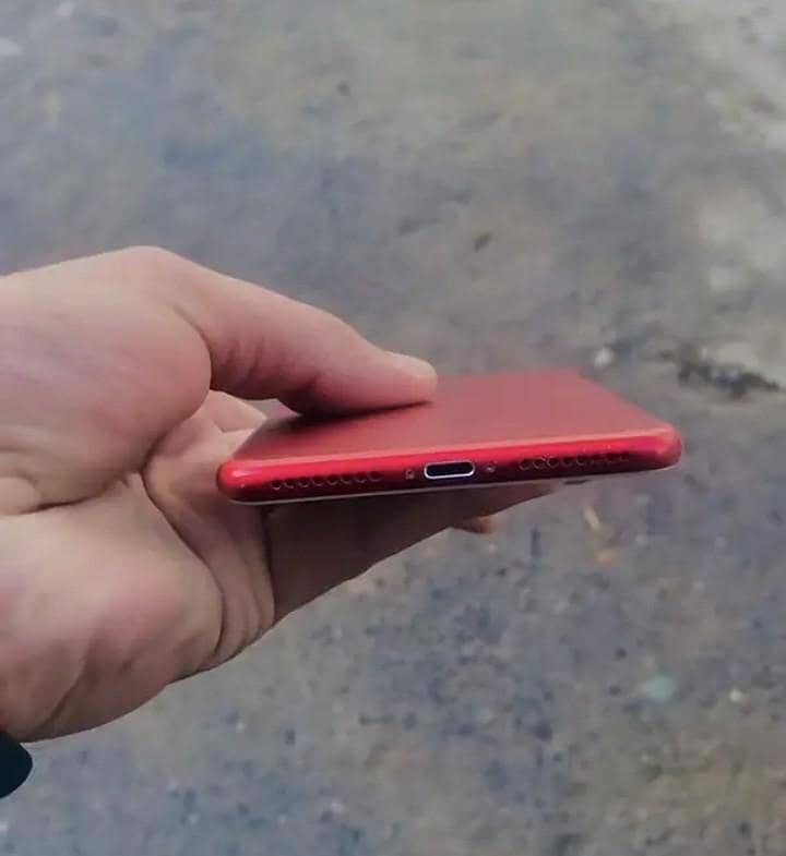 Apple iPhone 7 Plus 0