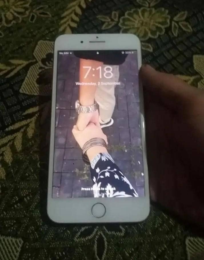 Apple iPhone 7 Plus 2
