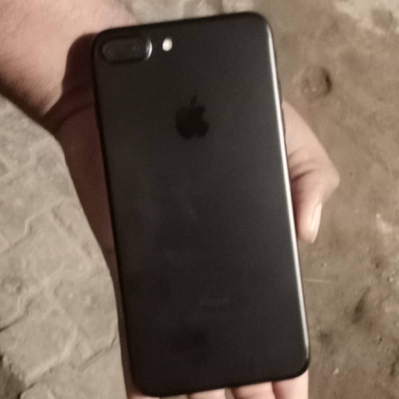 Apple iPhone 7 Plus 2