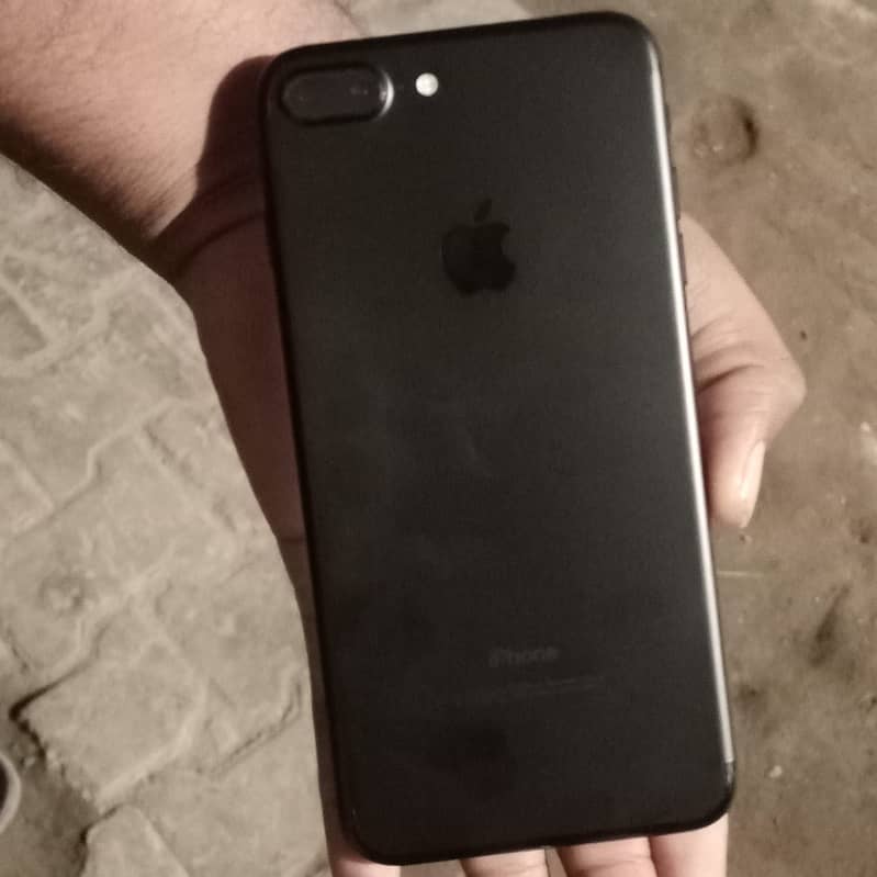 Apple iPhone 7 Plus 3