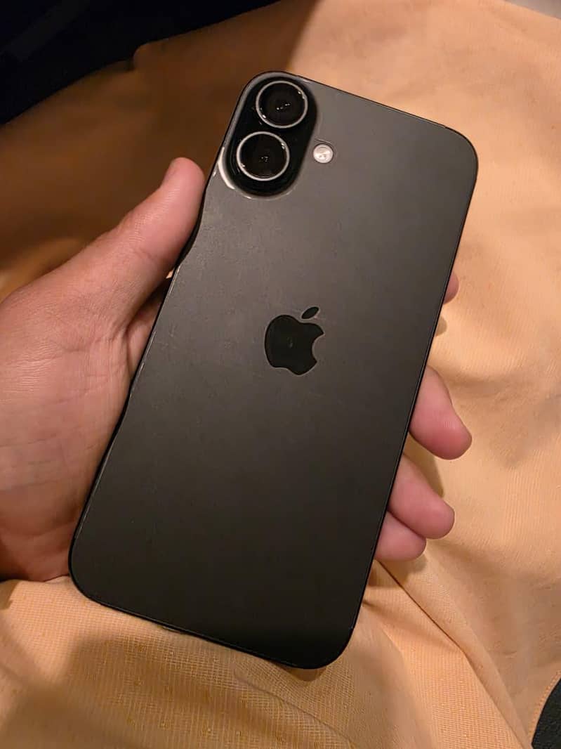 Apple iPhone 16 Plus 2