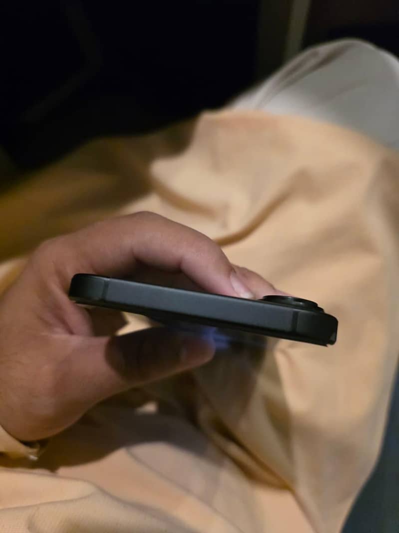Apple iPhone 16 Plus 3