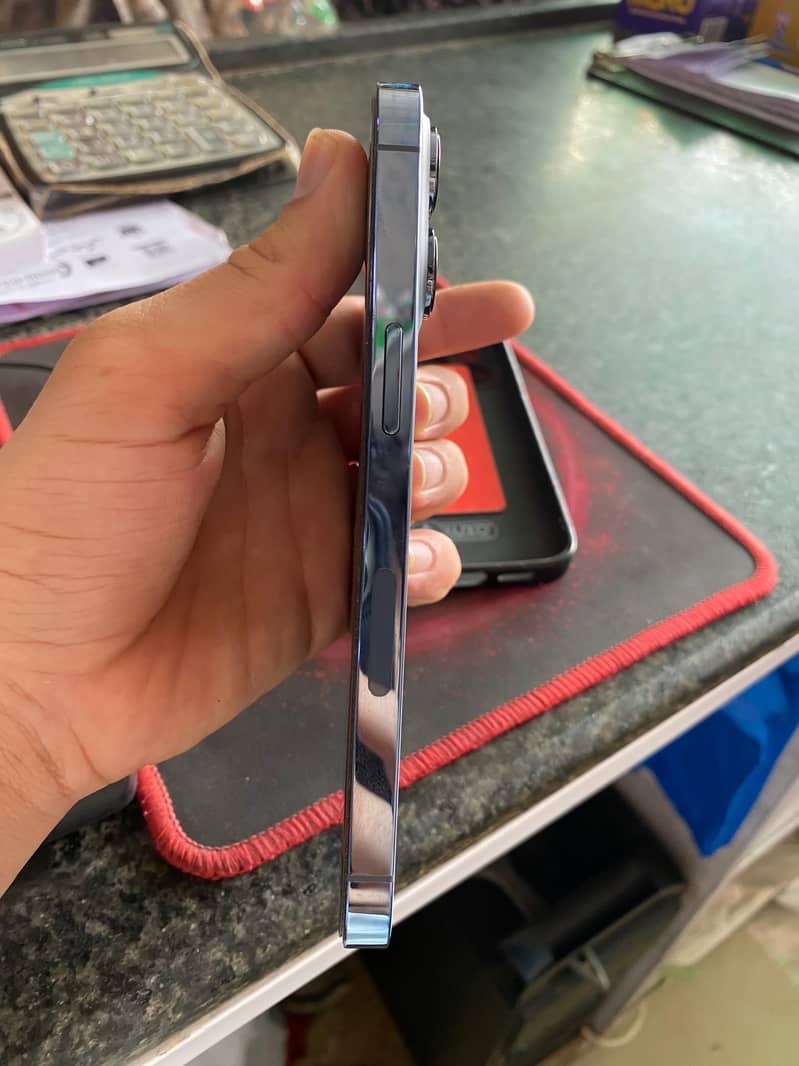 Apple iPhone 13 Pro 4