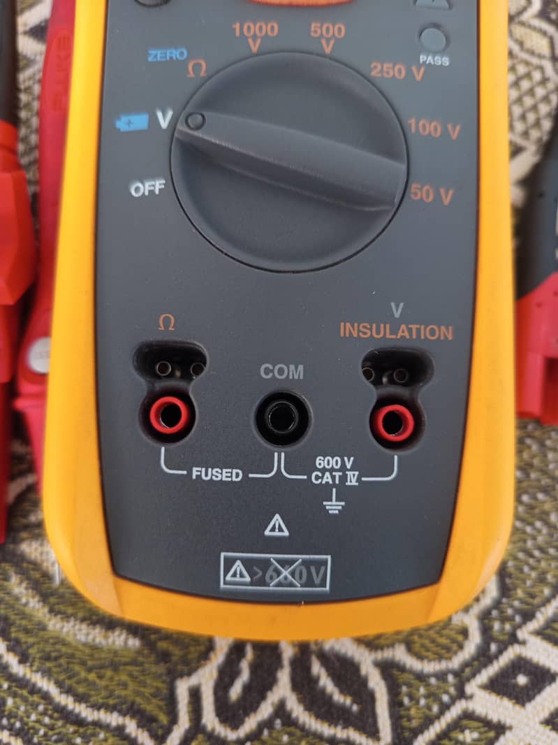 FLUKE 1507 INSULATION TESTEA 2