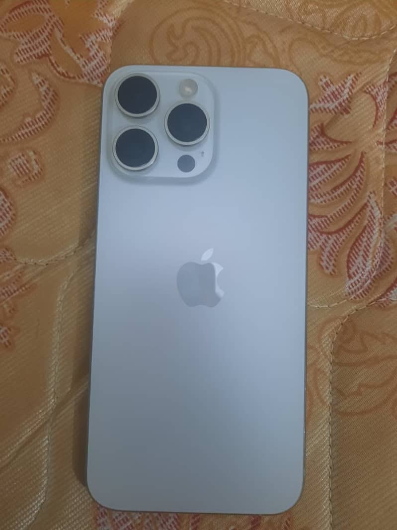 Apple iPhone 15 Pro Max 0