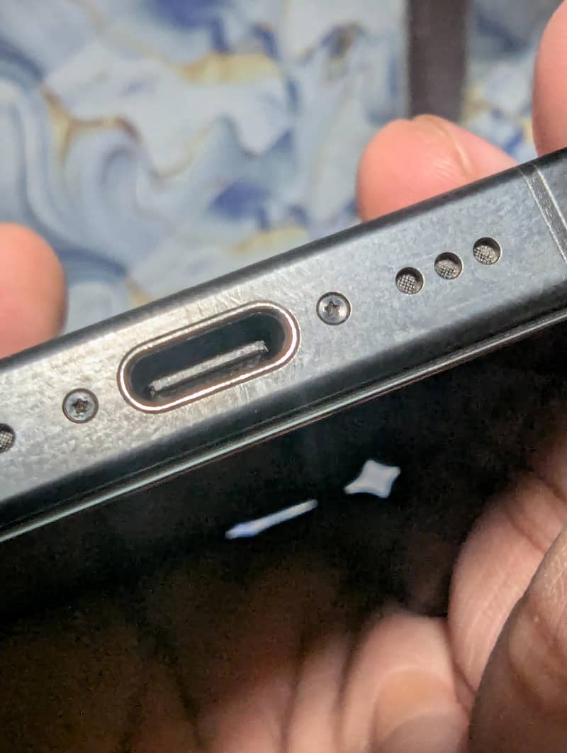 Apple iPhone 15 Pro 1