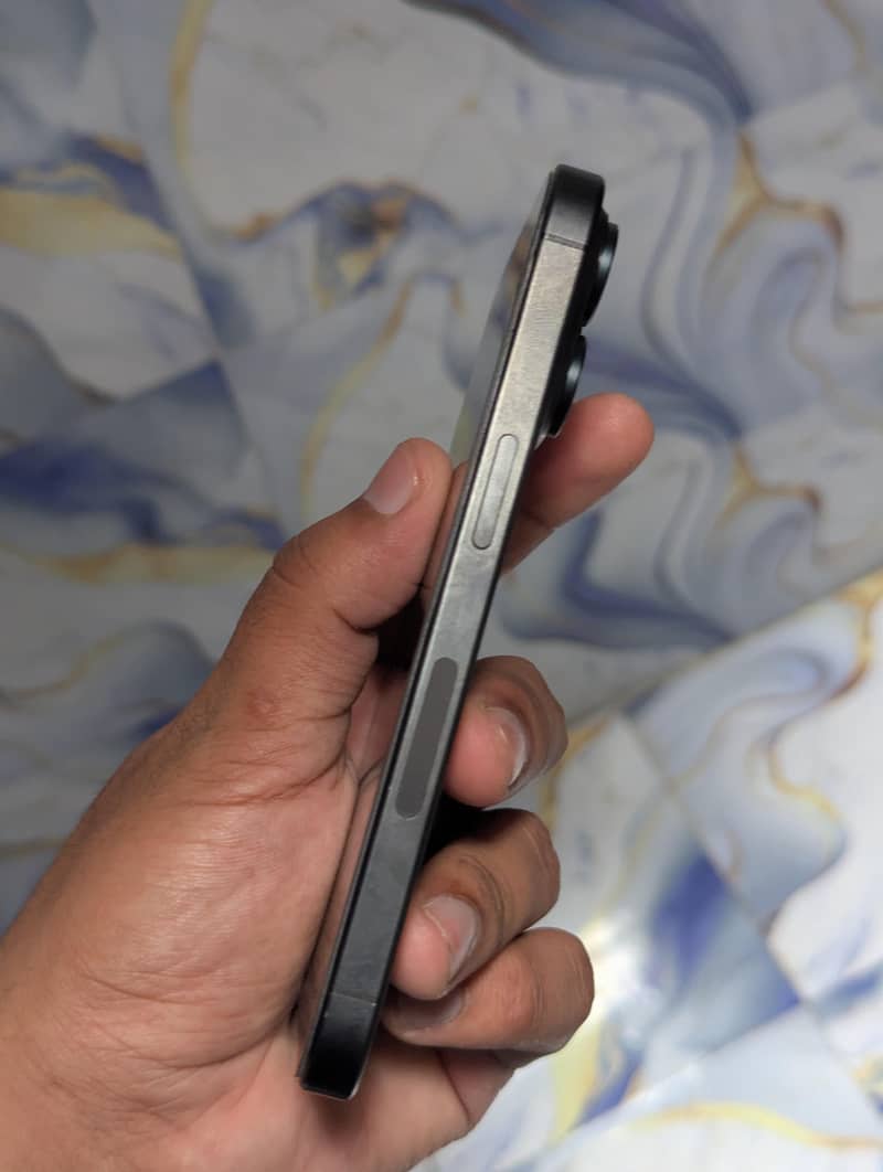 Apple iPhone 15 Pro 2