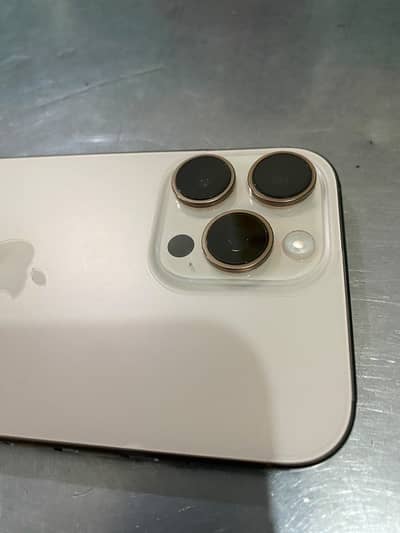 iPhone 16 Pro Max 256GB water pack 10/10 with box
