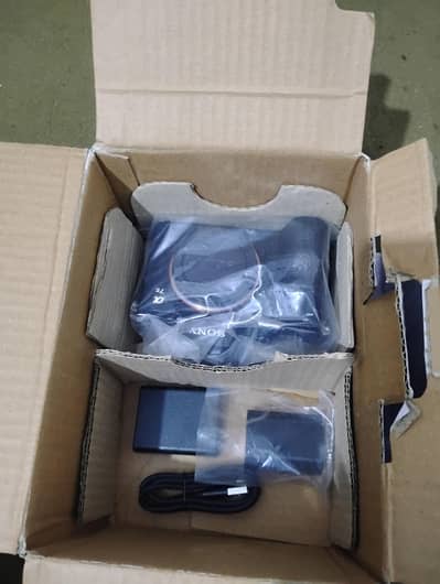 Sony a7 III body sigma lens 35DG 1.4 art box