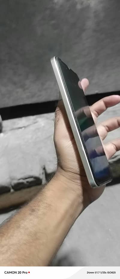 Vivo Y16 with box charg orignl 4gb 64gb lush condition urjent sale