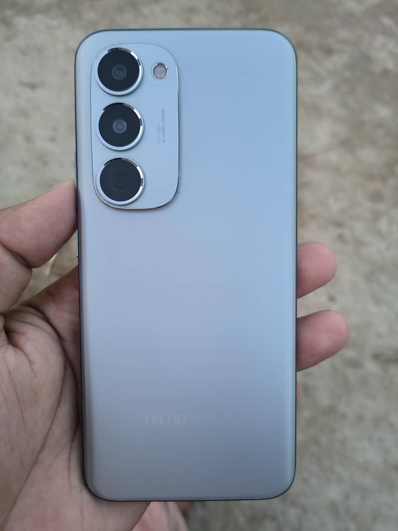 Tecno Spark 40 pro plus 0