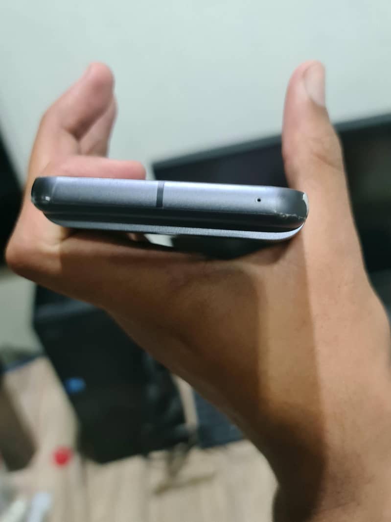 Google Pixel 8 2