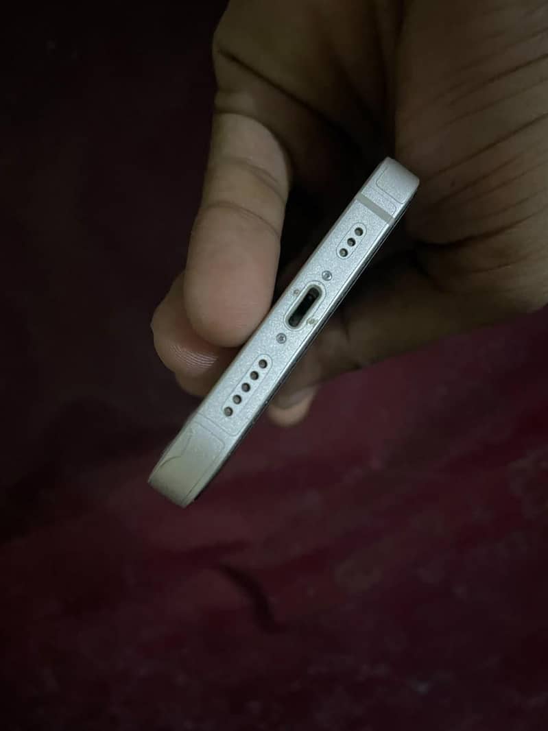 Apple iPhone 13 6