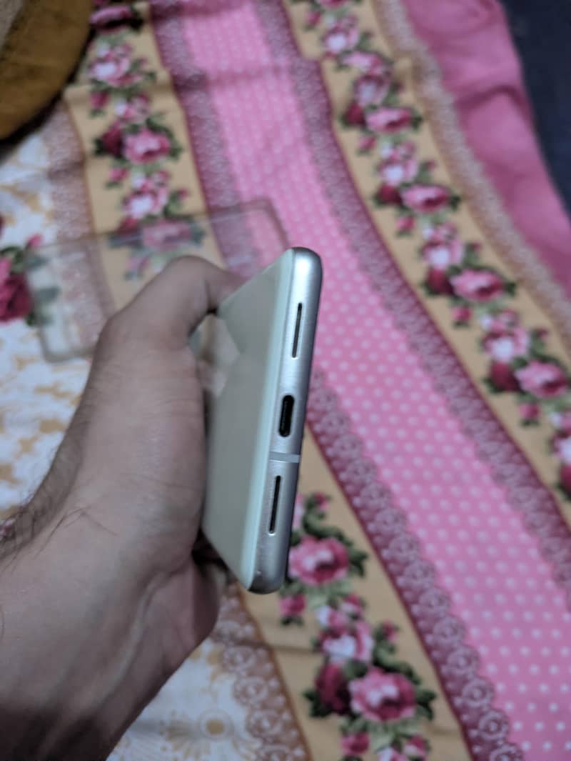 Google Pixel 7 3