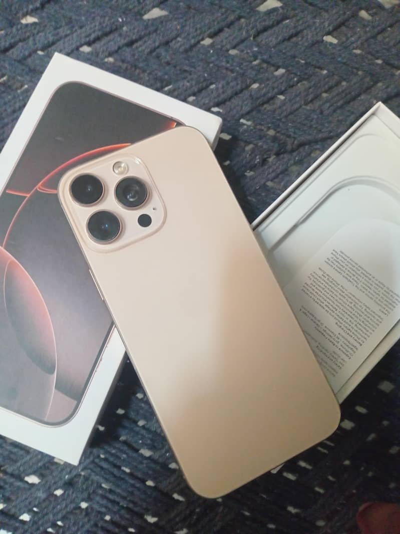 Apple iPhone 16 Pro Max 0