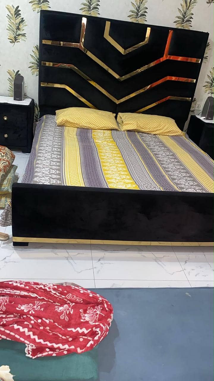 queen size bed 0