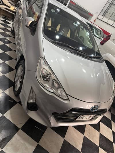 Toyota Aqua 2015