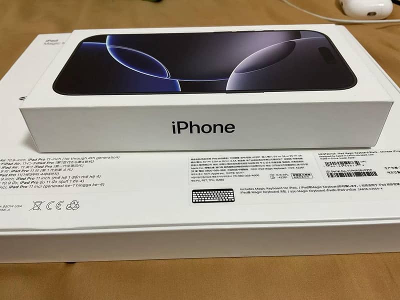 Apple iPhone 16 Pro 0