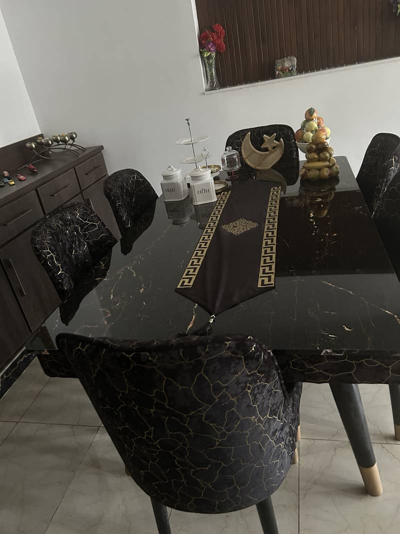 6 seater dining table 0
