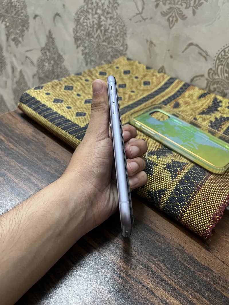 Apple iPhone 11 0