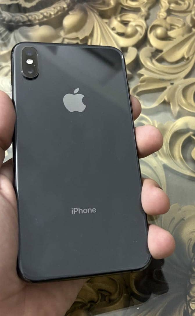 Apple iPhone XS Max 2