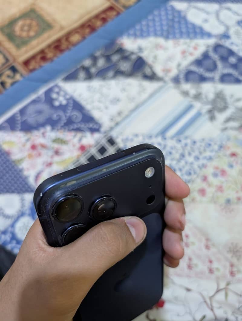 Apple iPhone 17 Pro Max 2