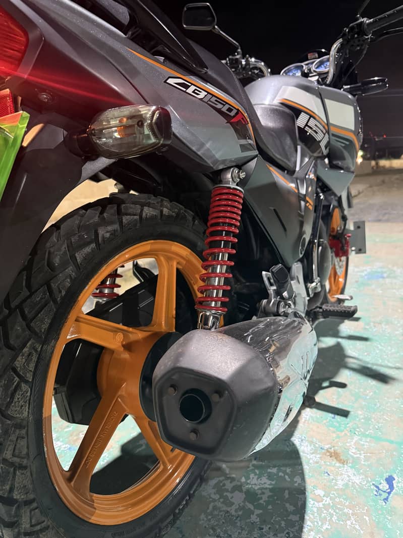 Honda CB 150F 3
