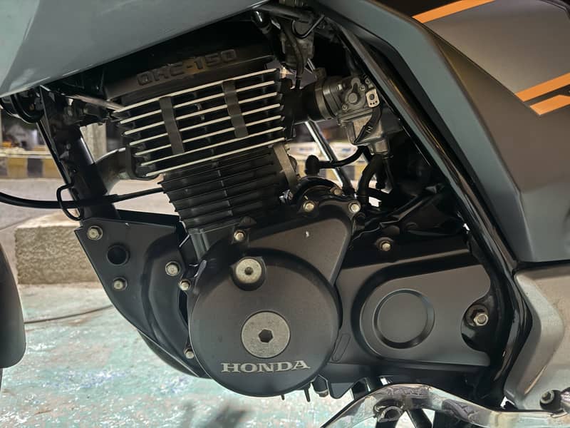 Honda CB 150F 6