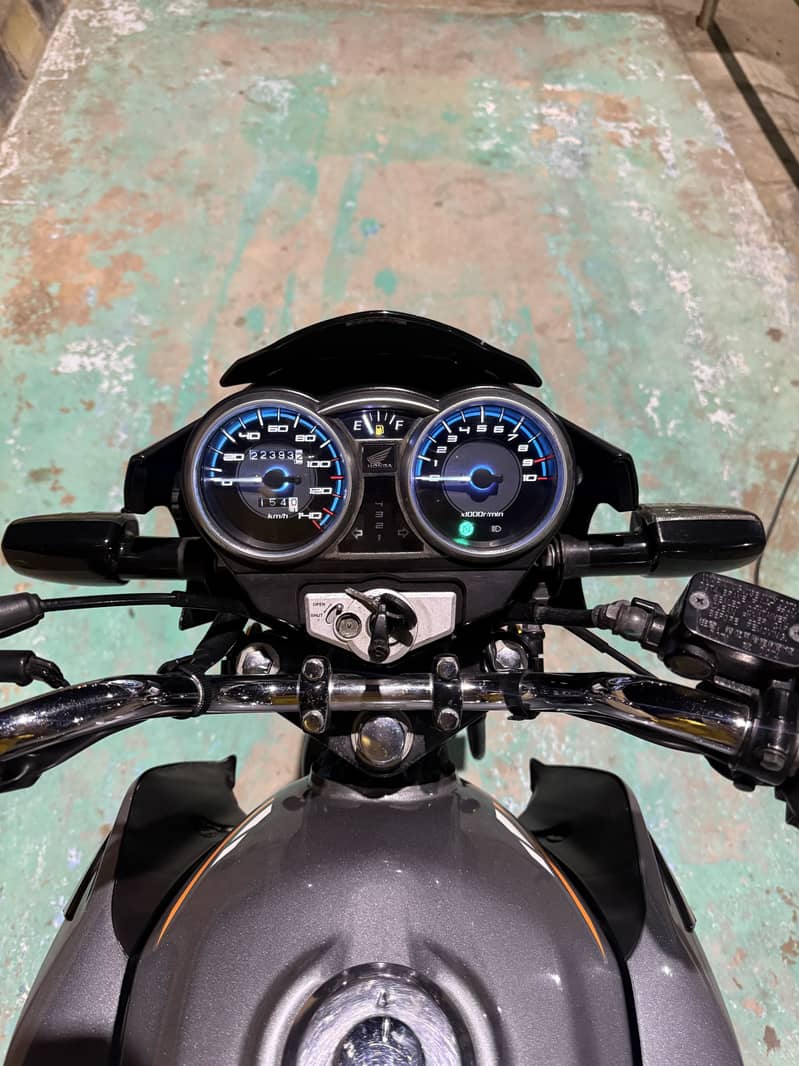Honda CB 150F 8