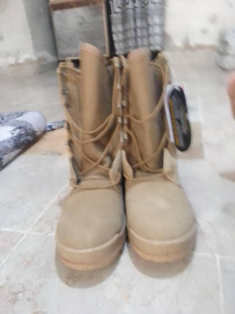 camel force shoes 0