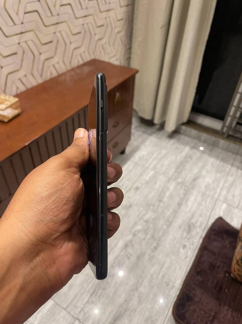 One Plus 10 Pro 4