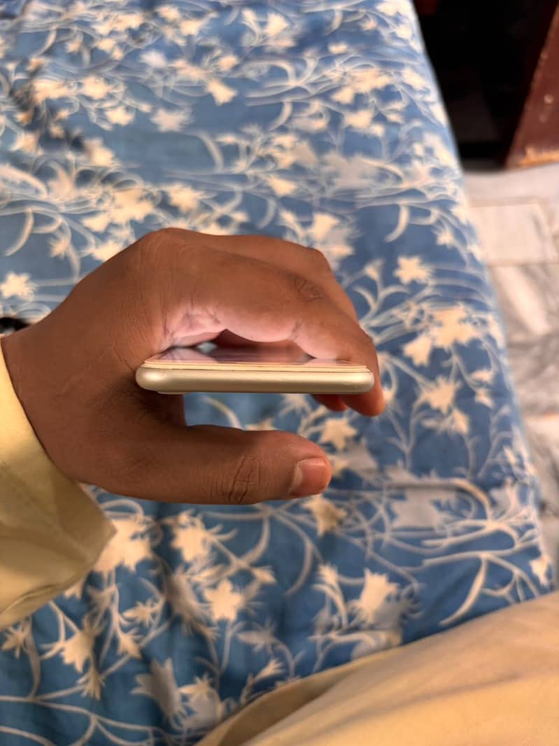 iPhone 7 new condition 1