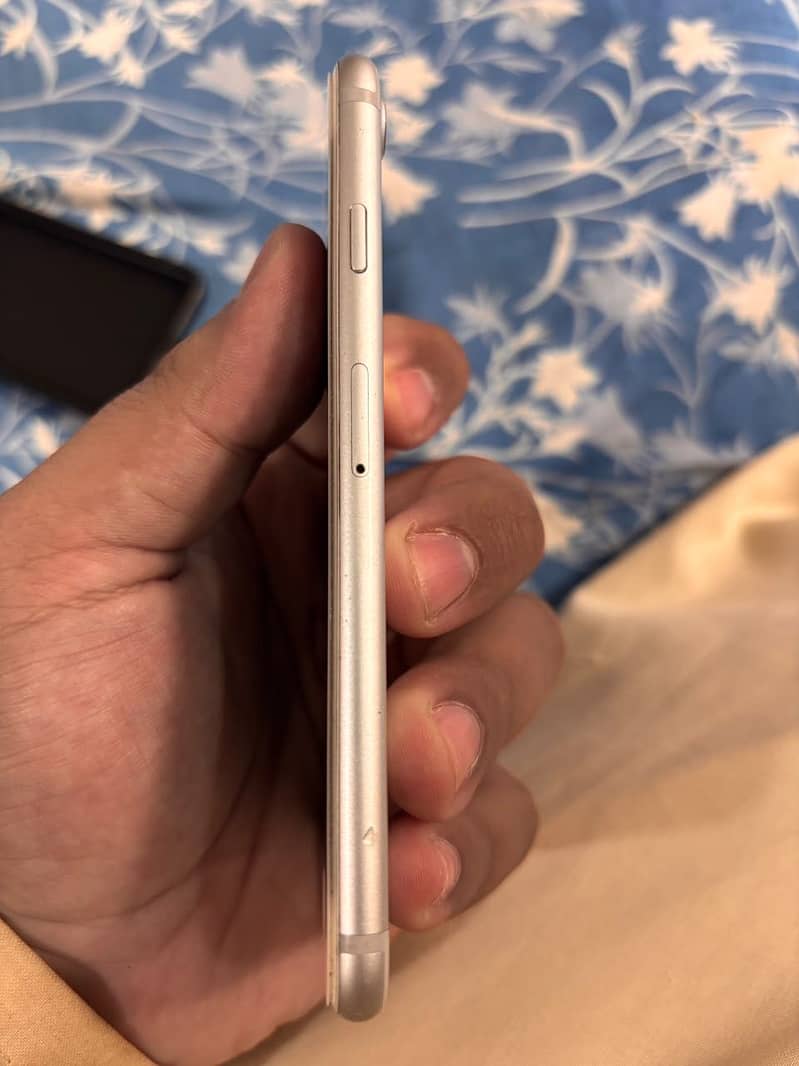 iPhone 7 new condition 5