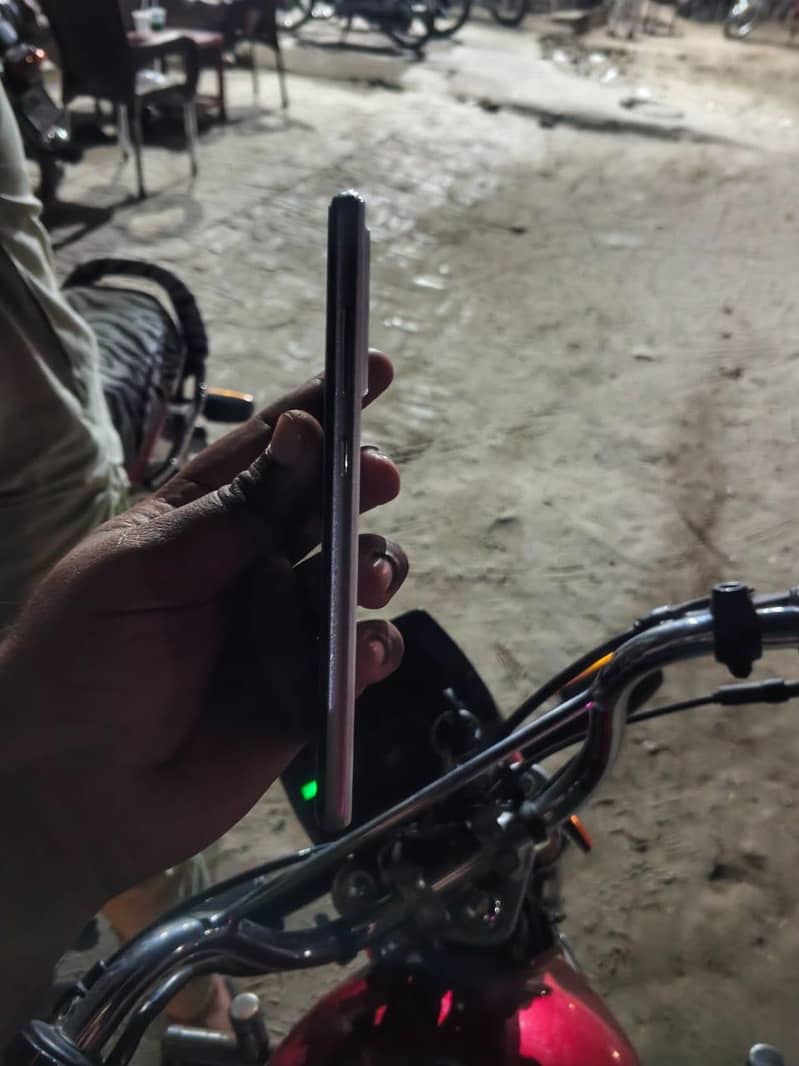 Samsung Mobile A52s 4