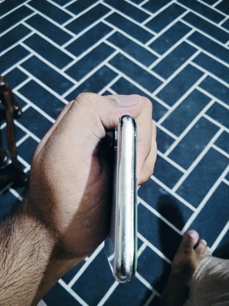 IPHONE X 4