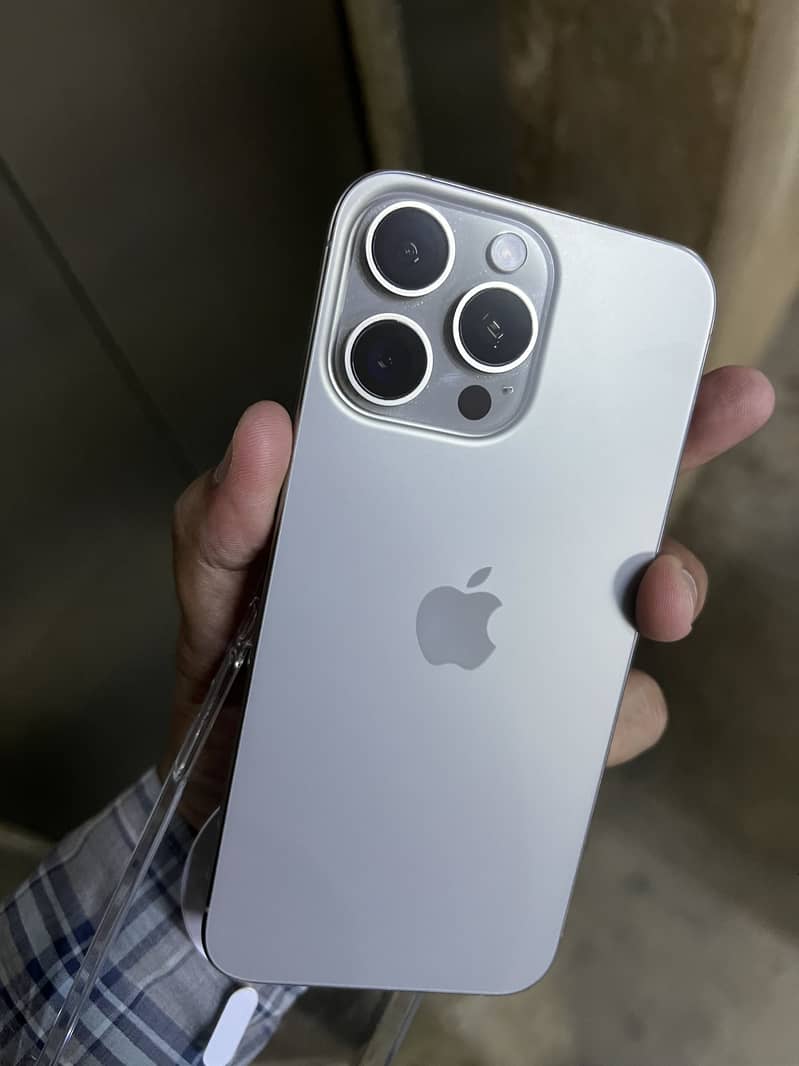 Apple iPhone 15 plus 2