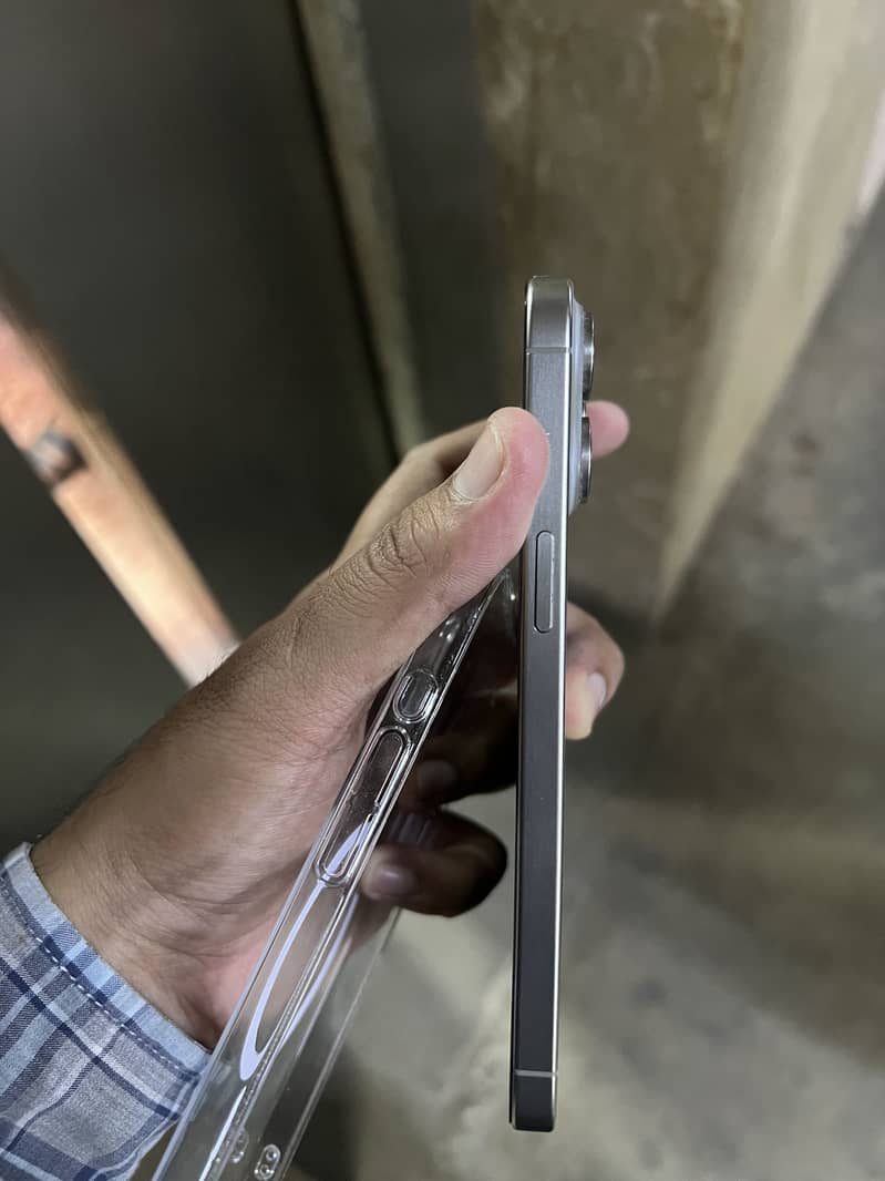 Apple iPhone 15 plus 3
