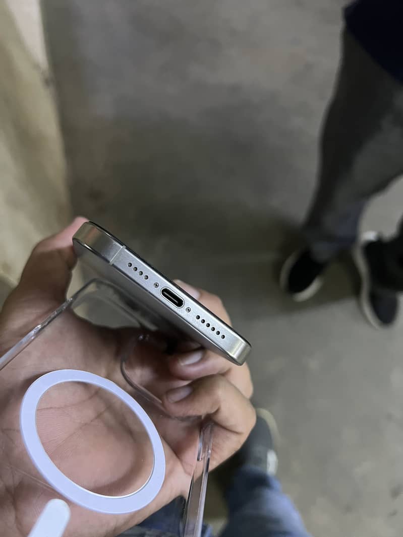 Apple iPhone 15 plus 5